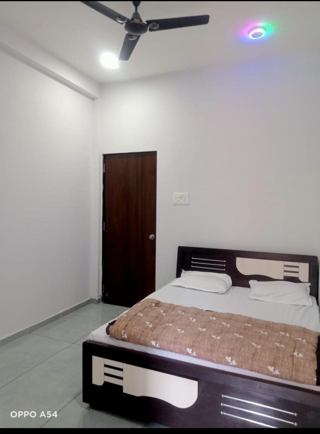 Jai Swaminarayan Delux Homestay Garudeshwar Exterior photo